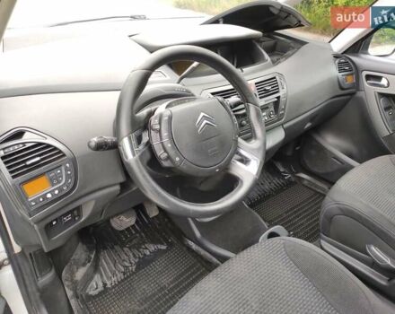 Белый Ситроен С4 Пикассо, объемом двигателя 2 л и пробегом 251 тыс. км за 3950 $, фото 17 на Automoto.ua