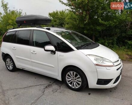 Белый Ситроен С4 Пикассо, объемом двигателя 2 л и пробегом 251 тыс. км за 3950 $, фото 4 на Automoto.ua