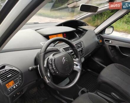 Белый Ситроен С4 Пикассо, объемом двигателя 2 л и пробегом 251 тыс. км за 3950 $, фото 2 на Automoto.ua