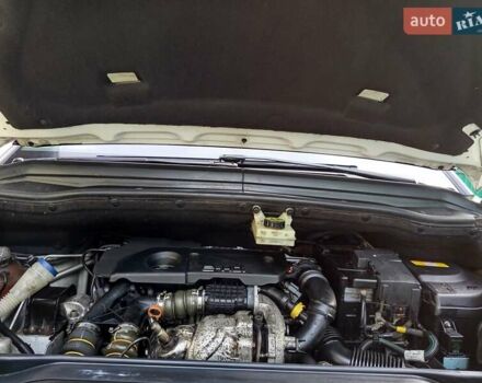 Белый Ситроен С4 Пикассо, объемом двигателя 1.56 л и пробегом 239 тыс. км за 6600 $, фото 6 на Automoto.ua