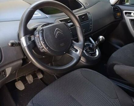 Ситроен С4 Пикассо 2012 в Казатине на Automoto.ua Белый Ситроен С4 Пикассо, объемом двигателя 1.6 л и пробегом 234 тыс. км за 6700 $, фото 2 на Automoto.ua