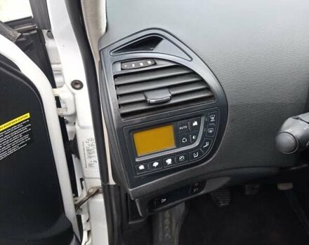 Белый Ситроен С4 Пикассо, объемом двигателя 2 л и пробегом 320 тыс. км за 5500 $, фото 1 на Automoto.ua