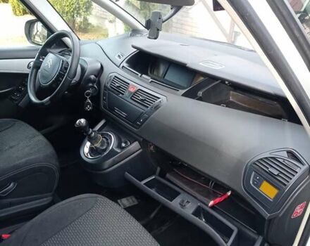 Белый Ситроен С4 Пикассо, объемом двигателя 2 л и пробегом 320 тыс. км за 5500 $, фото 4 на Automoto.ua