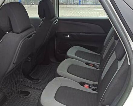 Белый Ситроен С4 Пикассо, объемом двигателя 1.56 л и пробегом 298 тыс. км за 9500 $, фото 8 на Automoto.ua