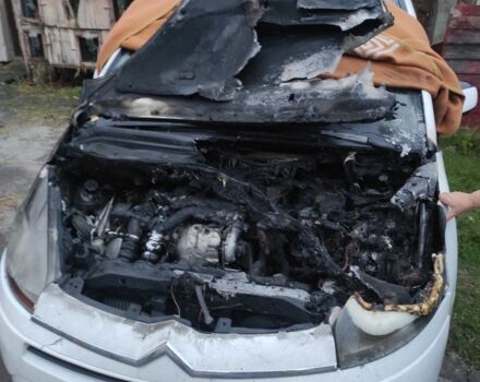 Білий Сітроен С4 Пікассо, об'ємом двигуна 1.6 л та пробігом 320 тис. км за 2500 $, фото 1 на Automoto.ua