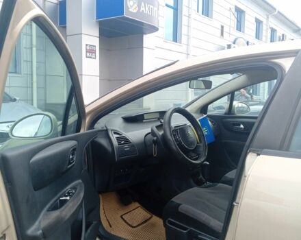 Бежевый Ситроен С4 Пикассо, объемом двигателя 1.6 л и пробегом 250 тыс. км за 3800 $, фото 4 на Automoto.ua