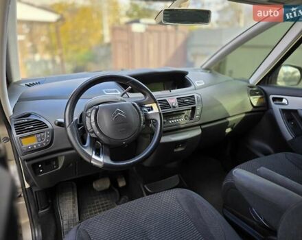 Бежевий Сітроен С4 Пікассо, об'ємом двигуна 1.6 л та пробігом 240 тис. км за 4500 $, фото 49 на Automoto.ua