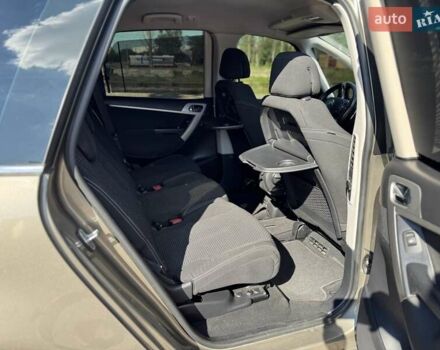 Бежевый Ситроен С4 Пикассо, объемом двигателя 1.6 л и пробегом 240 тыс. км за 4500 $, фото 11 на Automoto.ua