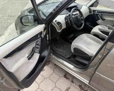 Бежевий Сітроен С4 Пікассо, об'ємом двигуна 1.6 л та пробігом 260 тис. км за 5000 $, фото 9 на Automoto.ua