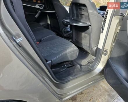 Бежевий Сітроен С4 Пікассо, об'ємом двигуна 1.6 л та пробігом 240 тис. км за 4500 $, фото 40 на Automoto.ua