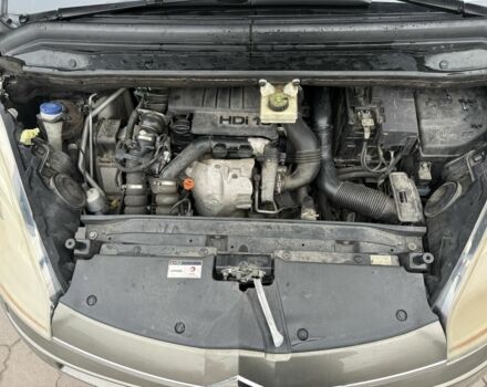 Бежевий Сітроен С4 Пікассо, об'ємом двигуна 1.6 л та пробігом 260 тис. км за 5000 $, фото 8 на Automoto.ua