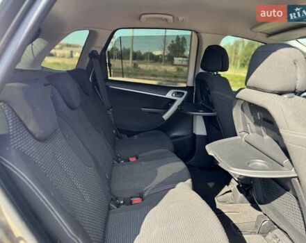 Бежевый Ситроен С4 Пикассо, объемом двигателя 1.6 л и пробегом 240 тыс. км за 4500 $, фото 10 на Automoto.ua