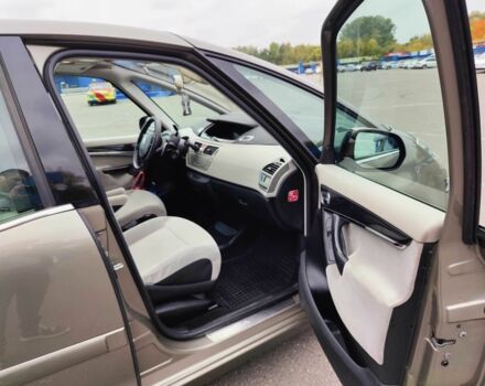 Бежевый Ситроен С4 Пикассо, объемом двигателя 1.6 л и пробегом 208 тыс. км за 5525 $, фото 2 на Automoto.ua