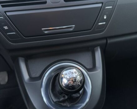 Бежевий Сітроен С4 Пікассо, об'ємом двигуна 1.6 л та пробігом 230 тис. км за 7500 $, фото 16 на Automoto.ua