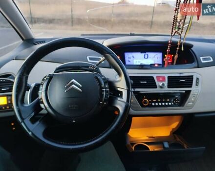 Черный Ситроен С4 Пикассо, объемом двигателя 2 л и пробегом 320 тыс. км за 4600 $, фото 28 на Automoto.ua