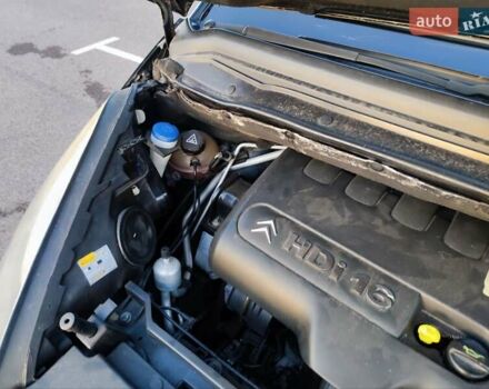 Черный Ситроен С4 Пикассо, объемом двигателя 2 л и пробегом 320 тыс. км за 4600 $, фото 5 на Automoto.ua