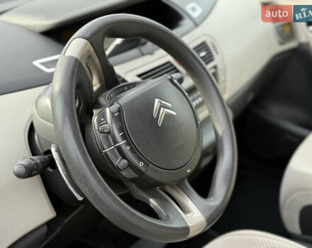 Черный Ситроен С4 Пикассо, объемом двигателя 1.56 л и пробегом 255 тыс. км за 5600 $, фото 9 на Automoto.ua