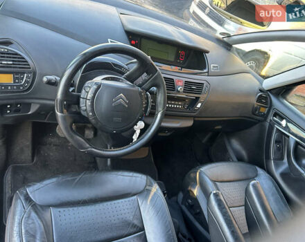 Ситроен С4 Пикассо 2008 в Макарове на Automoto.ua Черный Ситроен С4 Пикассо, объемом двигателя 2 л и пробегом 250 тыс. км за 6700 $, фото 5 на Automoto.ua