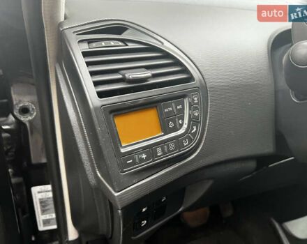 Черный Ситроен С4 Пикассо, объемом двигателя 2 л и пробегом 280 тыс. км за 6500 $, фото 7 на Automoto.ua