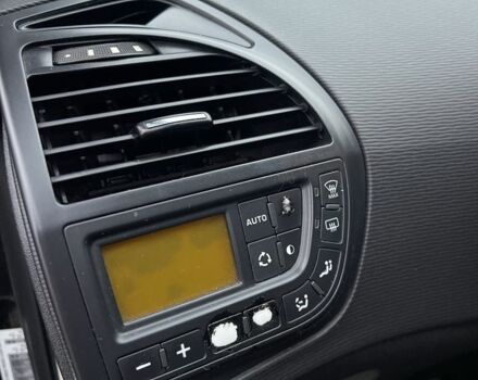 Чорний Сітроен С4 Пікассо, об'ємом двигуна 1.6 л та пробігом 312 тис. км за 5600 $, фото 8 на Automoto.ua