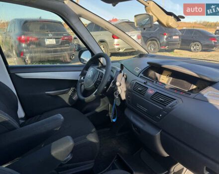 Чорний Сітроен С4 Пікассо, об'ємом двигуна 1.5 л та пробігом 258 тис. км за 7200 $, фото 5 на Automoto.ua