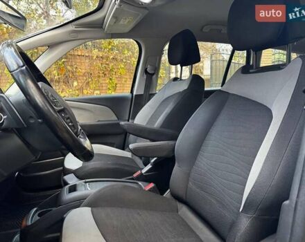 Ситроен С4 Пикассо 2015 в Киеве на Automoto.ua Черный Ситроен С4 Пикассо, объемом двигателя 2 л и пробегом 283 тыс. км за 10490 $, фото 17 на Automoto.ua