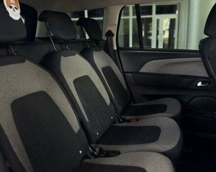 Чорний Сітроен С4 Пікассо, об'ємом двигуна 2 л та пробігом 270 тис. км за 9500 $, фото 9 на Automoto.ua