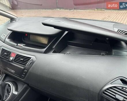 Коричневый Ситроен С4 Пикассо, объемом двигателя 1.56 л и пробегом 250 тыс. км за 4750 $, фото 44 на Automoto.ua