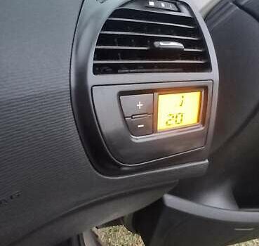 Коричневий Сітроен С4 Пікассо, об'ємом двигуна 2 л та пробігом 387 тис. км за 5100 $, фото 20 на Automoto.ua