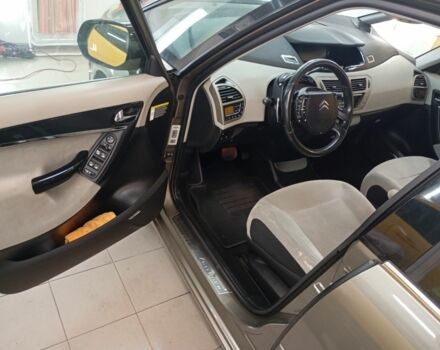 Коричневий Сітроен С4 Пікассо, об'ємом двигуна 2 л та пробігом 180 тис. км за 6500 $, фото 2 на Automoto.ua