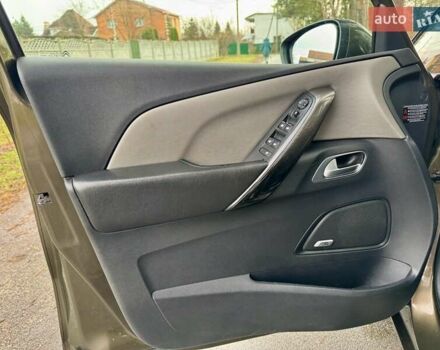 Коричневый Ситроен С4 Пикассо, объемом двигателя 2 л и пробегом 215 тыс. км за 9999 $, фото 15 на Automoto.ua