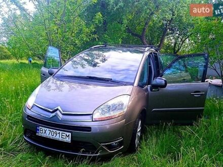 Сітроен С4 Пікассо 2009 у Каменце-Подольском на Automoto.ua Коричневий Сітроен С4 Пікассо, об'ємом двигуна 1.6 л та пробігом 172 тис. км за 6899 $, фото 1 на Automoto.ua