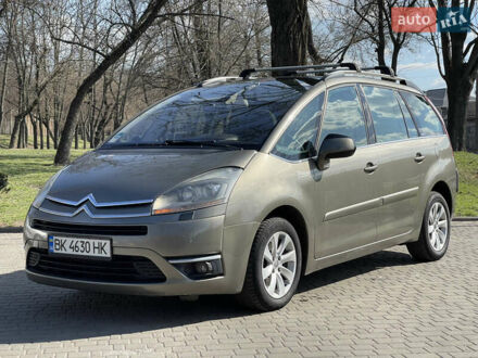 Ситроен С4 Пикассо 2010 в Днепре (Днепропетровске) на Automoto.ua Коричневый Ситроен С4 Пикассо, объемом двигателя 1.61 л и пробегом 233 тыс. км за 6499 $, фото 1 на Automoto.ua