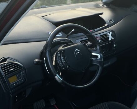 Червоний Сітроен С4 Пікассо, об'ємом двигуна 1.6 л та пробігом 215 тис. км за 6350 $, фото 12 на Automoto.ua