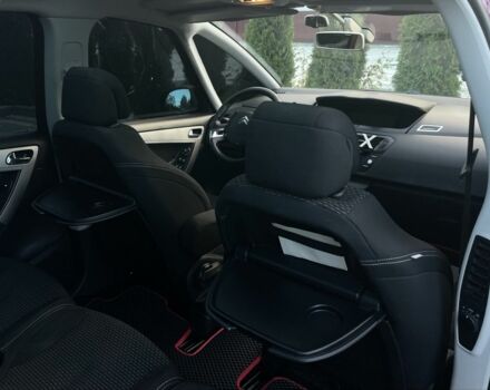 Червоний Сітроен С4 Пікассо, об'ємом двигуна 1.6 л та пробігом 215 тис. км за 6350 $, фото 19 на Automoto.ua