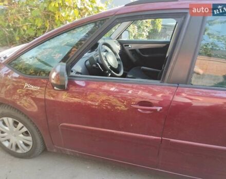 Красный Ситроен С4 Пикассо, объемом двигателя 0 л и пробегом 416 тыс. км за 4700 $, фото 2 на Automoto.ua