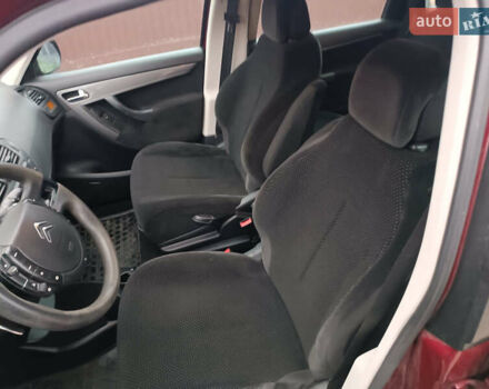 Красный Ситроен С4 Пикассо, объемом двигателя 2 л и пробегом 290 тыс. км за 4200 $, фото 7 на Automoto.ua