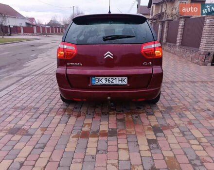 Красный Ситроен С4 Пикассо, объемом двигателя 2 л и пробегом 290 тыс. км за 4200 $, фото 3 на Automoto.ua