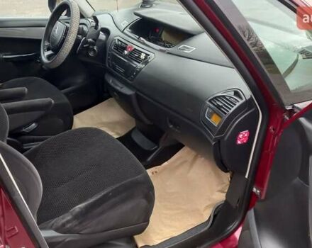 Красный Ситроен С4 Пикассо, объемом двигателя 2 л и пробегом 250 тыс. км за 5000 $, фото 12 на Automoto.ua