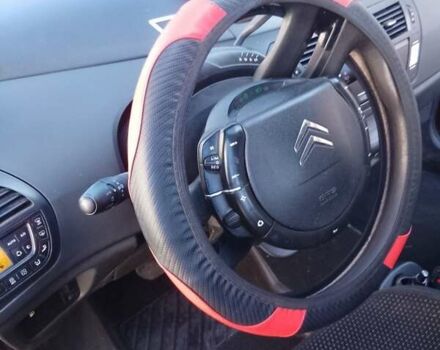 Красный Ситроен С4 Пикассо, объемом двигателя 1.6 л и пробегом 339 тыс. км за 5200 $, фото 4 на Automoto.ua