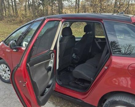 Красный Ситроен С4 Пикассо, объемом двигателя 1.6 л и пробегом 282 тыс. км за 4200 $, фото 14 на Automoto.ua