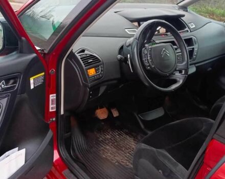 Червоний Сітроен С4 Пікассо, об'ємом двигуна 2 л та пробігом 222 тис. км за 6400 $, фото 8 на Automoto.ua