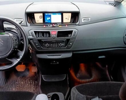 Червоний Сітроен С4 Пікассо, об'ємом двигуна 2 л та пробігом 222 тис. км за 6400 $, фото 10 на Automoto.ua