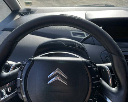 Красный Ситроен С4 Пикассо, объемом двигателя 1.6 л и пробегом 285 тыс. км за 7000 $, фото 17 на Automoto.ua