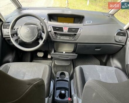 Красный Ситроен С4 Пикассо, объемом двигателя 1.6 л и пробегом 170 тыс. км за 8265 $, фото 9 на Automoto.ua