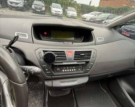 Красный Ситроен С4 Пикассо, объемом двигателя 2 л и пробегом 285 тыс. км за 4500 $, фото 11 на Automoto.ua