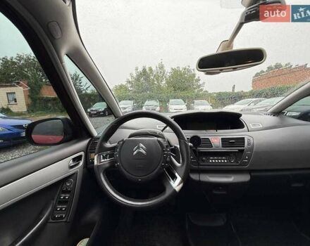 Красный Ситроен С4 Пикассо, объемом двигателя 2 л и пробегом 285 тыс. км за 4500 $, фото 6 на Automoto.ua