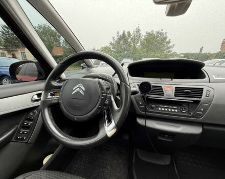 Червоний Сітроен С4 Пікассо, об'ємом двигуна 2 л та пробігом 280 тис. км за 4950 $, фото 8 на Automoto.ua