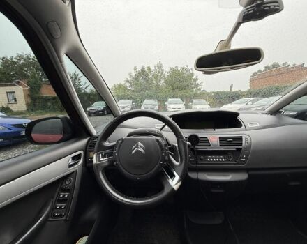 Червоний Сітроен С4 Пікассо, об'ємом двигуна 2 л та пробігом 280 тис. км за 4950 $, фото 6 на Automoto.ua