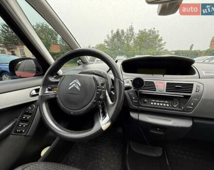 Красный Ситроен С4 Пикассо, объемом двигателя 2 л и пробегом 285 тыс. км за 4500 $, фото 8 на Automoto.ua